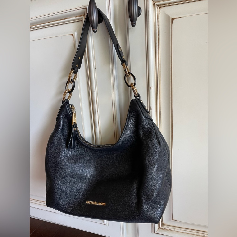 Michael Kors Isabella Leather Medium Handbag